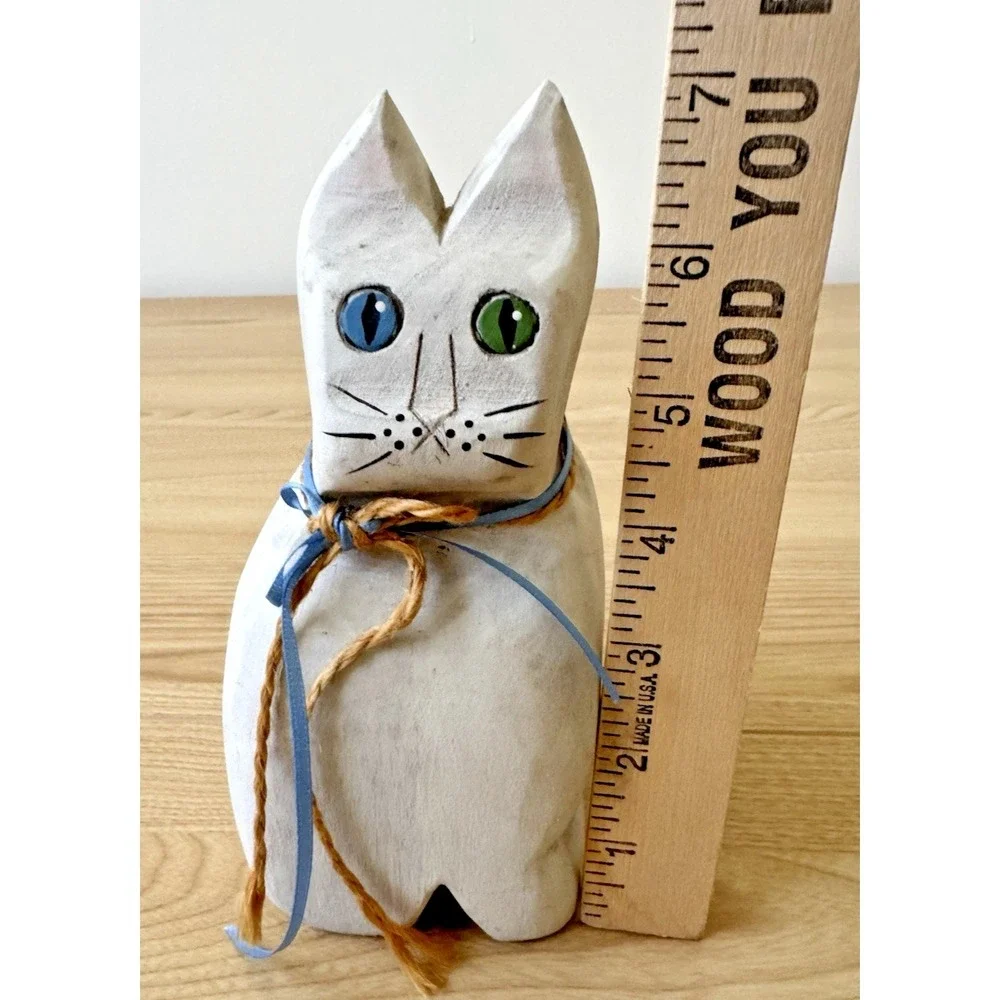 Vintage 1991 Signed Folk Art Hand Carved Wooden Cat Figurine Blue Green‎ Eyes